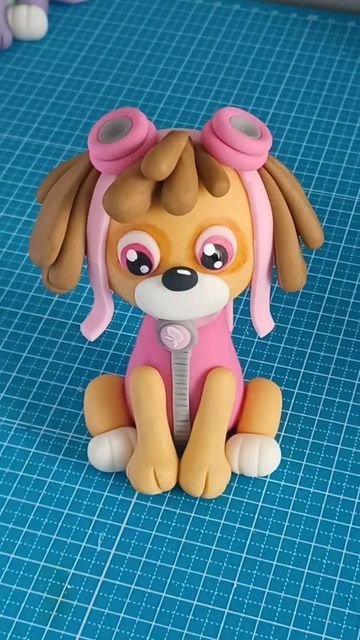 Skye Paw Patrol Cake, Fondant Dog, Cakes Fondant, Paw Patrol Birthday Cake, Cake Decorating Courses, Dog Cake Topper, Fondant Cake Topper, Fondant Animals, Paw Patrol Cake