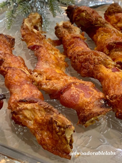 Bacon Wrapped Puff Pastry, Bacon Twist, Bacon Twists, Pastry Twists, Puff Pastry Twists, Make Bacon, How To Make Marshmallows, Cheesy Bacon, Phyllo Dough