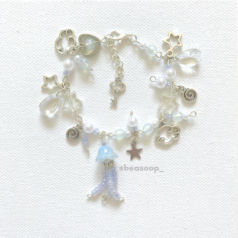 blue jellyfish charm bracelet Jellyfish Bracelet, Aesthetic Jellyfish, Blue Jellyfish, Yours Truly, Jellyfish, Jewelry Inspiration, Beaded Jewelry, Charms, Beaded Bracelets