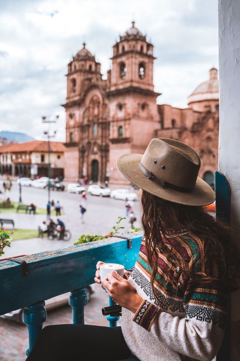 Cusco Peru Outfit, Cuzco Peru Outfit, Outfits Cusco Peru, Peru Outfit Travel For Women, Cusco Aesthetic, Cusco Itinerary, Cusco Peru Photography, Machu Picchu Outfit, Peru Outfits