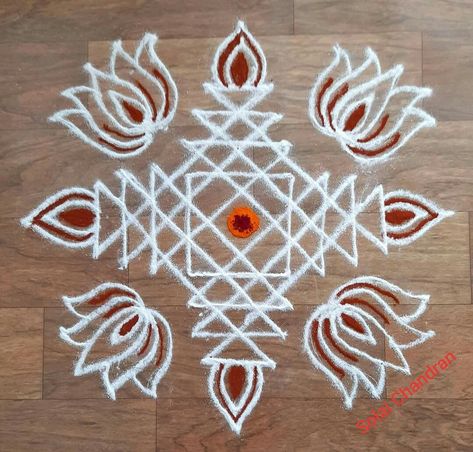 Astadala Padmam Muggu, White Rangoli, Simple Rangoli With Dots, Pattern Design Drawing, Easy Rangoli Designs Videos, Very Easy Rangoli Designs, Rangoli Designs Photos, Rangoli Designs Simple Diwali, Rangoli Simple