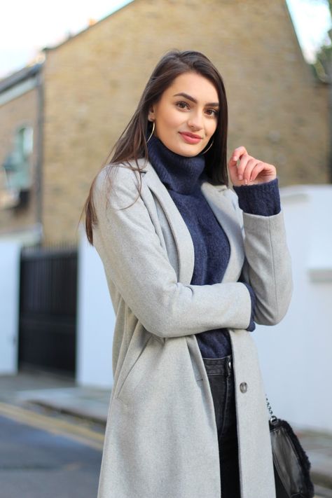 Blue & Navy: Back To Basics Navy Blue Turtleneck Outfits, Navy Turtleneck Outfit, Blue Turtleneck Outfit, Woolen Sweater Design, Navy Blue Turtleneck, Turtleneck Outfits, Internship Outfit, Office Tops, Blue Turtleneck