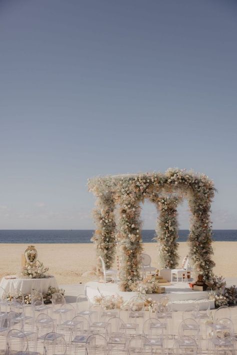 Cabo Wedding Venues, Wedding Venues Modern, Baby's Breath Wedding, Nobu Hotel, Wedding Cabo, Cabos Wedding, Modern Boho Wedding, Los Cabos Wedding, Wedding Diary