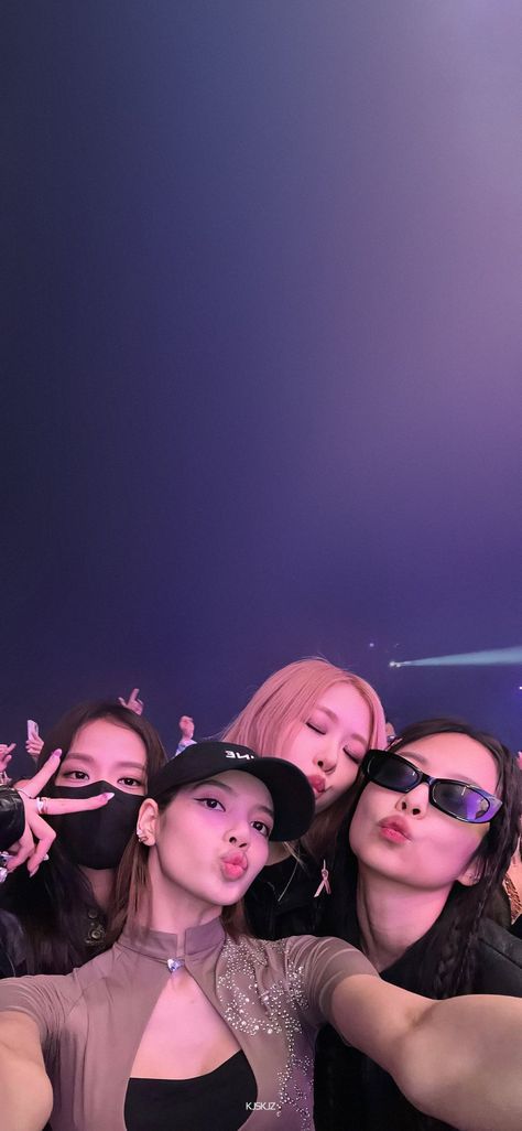 BLACKPINK WALLPAPER Extended Wallpaper, Wallpers Pink, Blackpink Coachella, Blackpink Wallpapers, Lockscreens Wallpapers, Blackpink Concert, Black Pink Background, Blink Book, Blackpink Poster