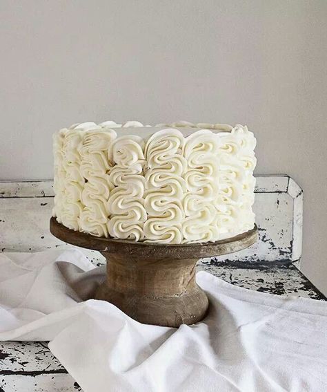 Frilly cake Simple White Cake Decoration, White Cake Decoration, Frilly Cake, Simple White Cake, Torte Creative, I Am Baker, Torte Cupcake, Best Cake Recipes, Just Cakes