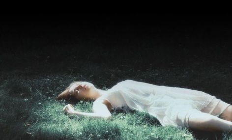 The Fallen Angel, 인물 사진, The Grass, Photography Inspo, Lisbon, Cinematography, Pose Reference, Pretty Pictures, Short Film