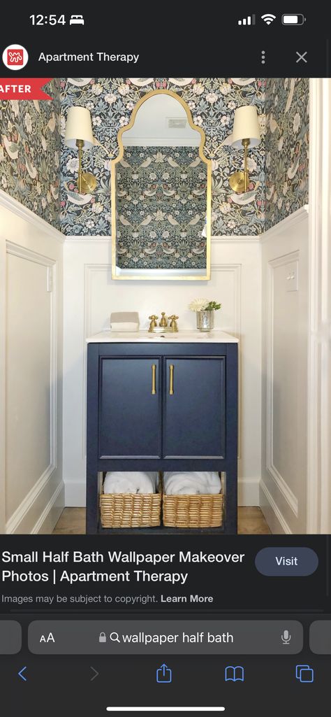 Classic Powder Room, Half Bathroom Wallpaper, Coastal Powder Room, Vintage Powder Room, Chic Powder Room, Traditional Powder Room, Small Half Bath, Small Downstairs Toilet, Half Bathroom Decor