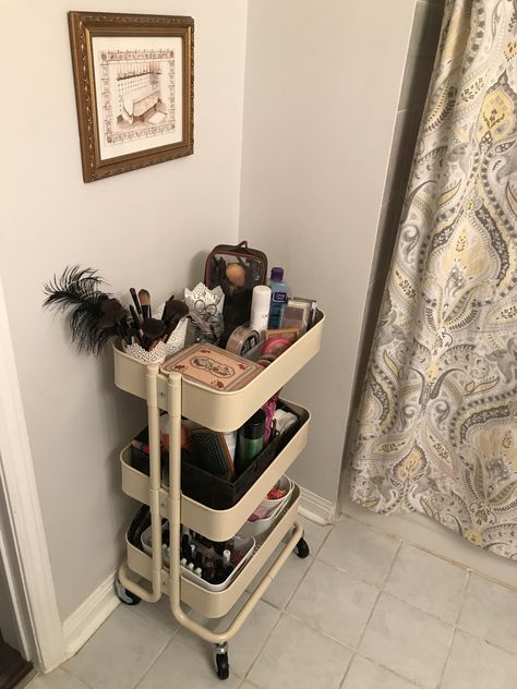 Ikea Trolley Makeup, Tier Cart Organization, Ikea Trolley Aesthetic, Storage Cart Aesthetic, Ikea Cart Organization, Ikea Cart Aesthetic, Ikea Trolly, Rolling Cart Aesthetic, Utility Cart Ideas Bedroom