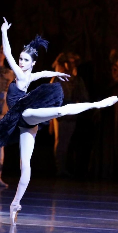 Maria Khoreva Ballet, Ballet References, Ballet Motivation, Maria Khoreva, Family Dysfunction, Swan Lake Ballet, Flexibility Dance, Ballet Pictures, Ballerina Outfit