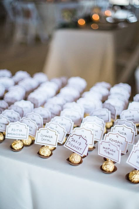 Chocolate Wedding Decoration, Ferrero Rocher Wedding Favors, Wedding Chocolate Decoration, Unique Wedding Souvenirs, Ferrero Rocher Chocolate, Rocher Chocolate, Inexpensive Wedding Favors, Wedding Name Cards, Wedding Chocolate