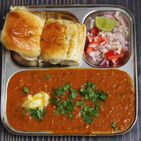 Easy Pav Bhaji Recipe – Simple Pav Bhaji Masala Recipe Food Recipes In Hindi, Pav Bhaji Recipe, Chats Recipe, Pav Bhaji Masala, Bhaji Recipe, Boiled Vegetables, Pav Bhaji, Dosa Recipe, Indian Street