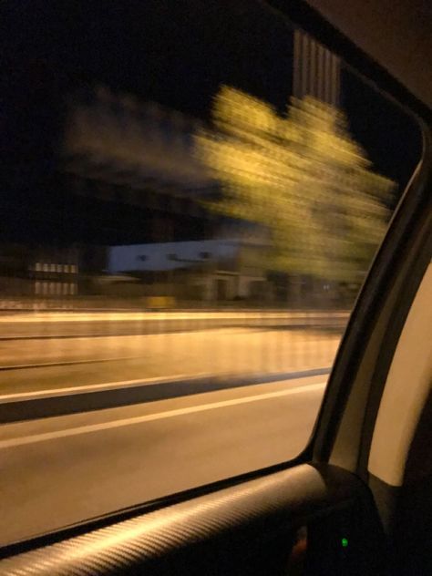 Fake Photo Instagram, Photo Instagram Aesthetic, Dark Night Aesthetic, Aesthetic Mirror Selfie, City Life Aesthetic, Love Statue, Aesthetic Mirror, رعب نفسي, Late Night Drives