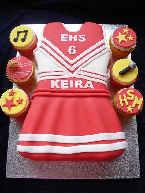 Cheerleader Birthday Cake ideas, I love how they made the uniform High School Musical Cheerleader, Cheerleader Cake, Cheerleader Birthday Party, Cheer Birthday Party, Cheerleader Birthday, Cheerleading Party, Sport Cakes, Cheer Party, Character Cakes