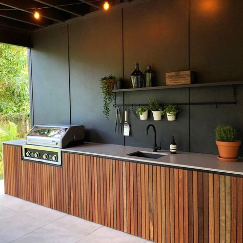 This is a custom designed outdoor BBQ area designed, made and installed by iMake Interiors in Brisbane, QLD. Rustic Outdoor Kitchens, Design Grill, Outdoor Bbq Area, Outdoor Kitchen Decor, Outdoor Kitchen Bars, Kitchen Design Diy, Restaurant Patio, Outdoor Bbq Kitchen, Outdoor Sinks