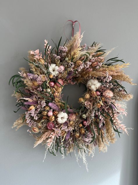 Dried Rose Wreath, Christmas Decor Rustic, Dried Floral Wreaths, Winter Wall Decor, Dried Wreath, Wall Decor Christmas, Rustic Christmas Wreath, Dried Pampas, Dried Eucalyptus