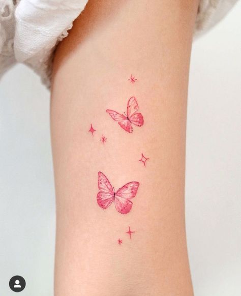 Pink Butterfly Tattoo, Small Colorful Tattoos, Colorful Butterfly Tattoo, Pink Tattoo, Tatuaje A Color, Cute Tattoos For Women, Subtle Tattoos, Elegant Tattoos, 문신 디자인