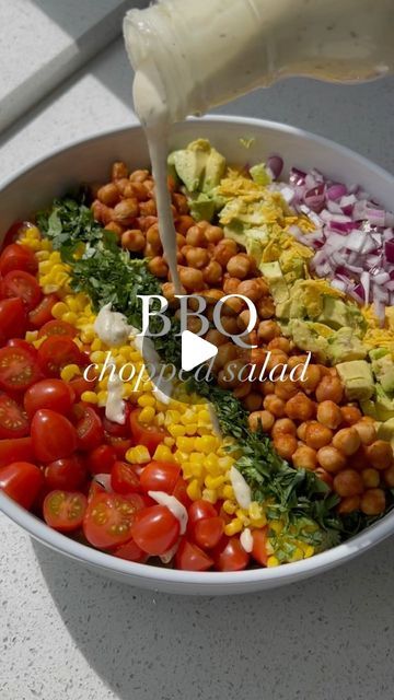 Danielle Brown | vegan recipes on Instagram: "this vegan BBQ chopped salad is life-changing✨follow @healthygirlkitchen for more vegan recipes!   Comment if you’ve made this!   6-8 servings  ingredients: - 1.5 heads romaine lettuce - 1.5 cups halved cherry tomatoes - 1 cup fresh steamed corn - 1/2 cup cilantro  - 1 can chickpeas sautéed in bbq sauce - 1 avocado diced - 2 handfuls crushed corn chips - 1/4 cup red onion - vegan ranch  enjoy besties!   #veganfood #plantbased #plantbaseddiet #salad #salads #saladsofinstagram #lunchideas #mealideas #healthymeals #healthymeal #healthyfood #healthylunch #choppedsalad #dairyfree #veganrecipes #glutenfreerecipes" Bbq Chopped Salad, Vegan Thanksgiving Menu, Danielle Brown, Meat Replacement, Protein Bowls, Plantbased Recipes, Vegan Ranch, Healthy Plant Based Recipes, Vegan Bbq