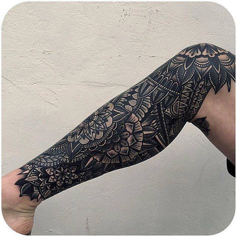 Mandala Tattoo Mann, Shin Tattoo, Full Leg Tattoos, Tattoo Mandala, Maori Tattoo Designs, Samoan Tattoo, Leg Tattoo Men, Leg Sleeve Tattoo, Mandala Tattoo Design