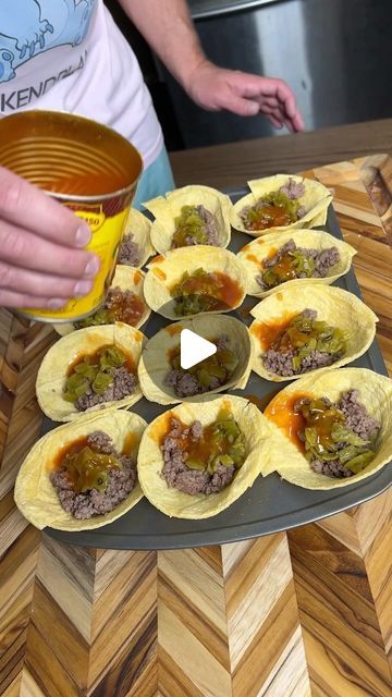 Enchilada Cups Beef, Mexican Foods For Parties, Hispanic Food Recipes Easy, Taco Meal Ideas, Dinner Ideas Mexican Authentic, Mexican Food Potluck Ideas, Traditional Mexican Dishes Mexico, Comidas Mexicanas Ideas, Enchilada Cups