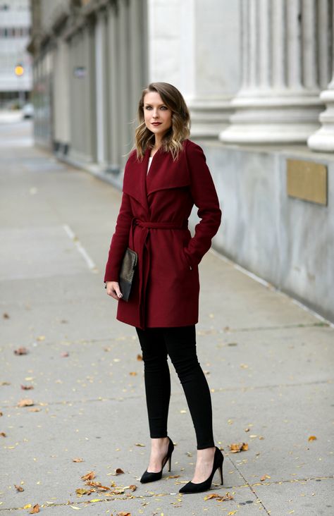 Burgundy Coat, Red Shirt Dress, Penny Pincher, Coat White, Chique Outfits, Cute Spring Outfits, Rock Chic, Wrap Coat, Red Coat