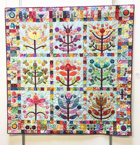 Photo’s of the exhibition part 1 – Kim McLean | dutch comfort Flower Basket Quilt, Medallion Quilt, Basket Quilt, Tree Quilt, Photo S, Hand Applique, Applique Fabric, Custom Quilts, North Sea