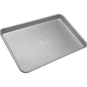 Steel Baking Sheet - Rawmazing Raw and Cooked Vegan Recipes Best Cookie Sheets, Pan Drawing, Banana Bread Bars, Jelly Roll Pan, Butter Frosting, Drop Cookies, Nordic Ware, Baking Pan, Jelly Roll