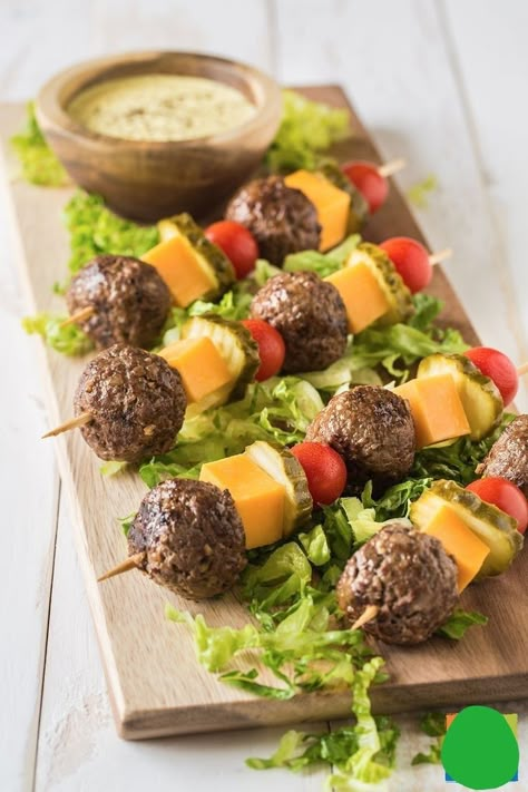 Meat Finger Foods Appetizers, Fancy Bbq Party Food Ideas, Catering Ideas Food Dinners, Savoury Snacks For Party, Party Food Platters Snacks, Party Food Platters Dinners, Bbq Finger Foods, Summer Skewers, Platters For Parties