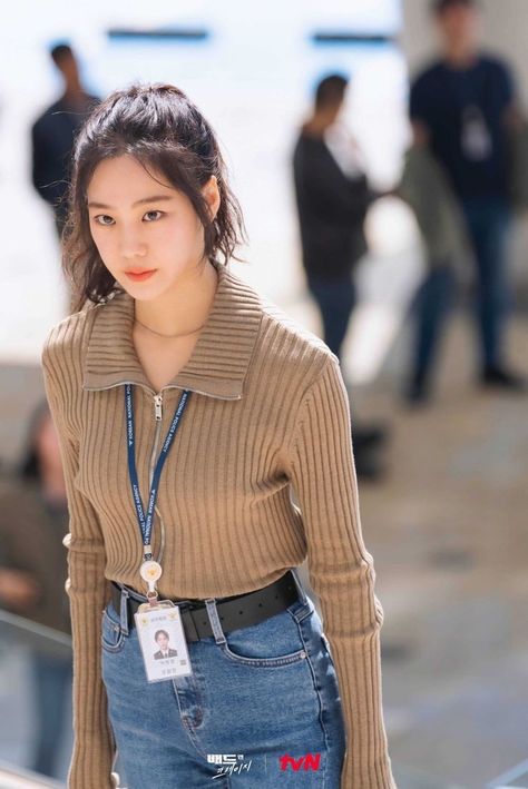 Han Ji Eun || tvN Drama - Bad & Crazy Reporting Outfit, Winter Comfy Outfits, Han Ji Eun, Movie Fashion Outfits, Kdrama Style, Working Smart, Han Jihyun, Drama Outfit, Bad And Crazy