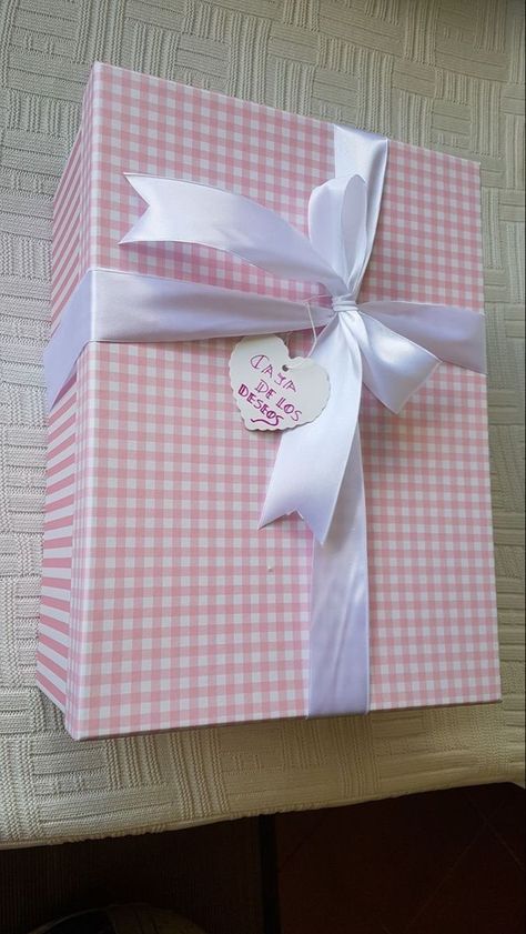 Thoughtful & Unique Valentine Gifts For Everyone | Best Valentines Gift Ideas Coquette Gift Wrapping, Coquette Packaging, Gift Wrapping Aesthetic, Aesthetic Gift Wrapping, Valentine Gifts For Friends, Vday Gifts For Him, Valentines Day Candles, Google Search Bar, Special Gift Ideas