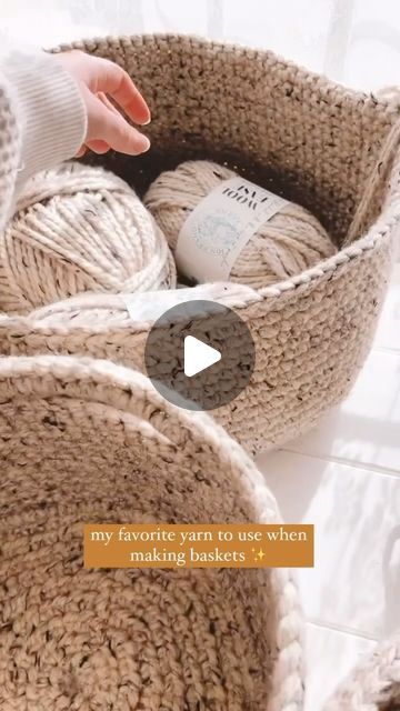 Thick Yarn Projects, What To Crochet When Bored, Crochet Containers, Jute Twine Crafts, Macrame Basket, Twine Crafts, Making Baskets, Chunky Crochet Blanket, Crochet Lion