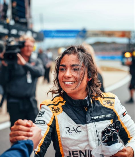 F1 Bingo, Jamie Chadwick, Women Drivers, F1 Driver, Racing Photos, Jetski, Motor Racing, F1 Drivers, Jet Ski