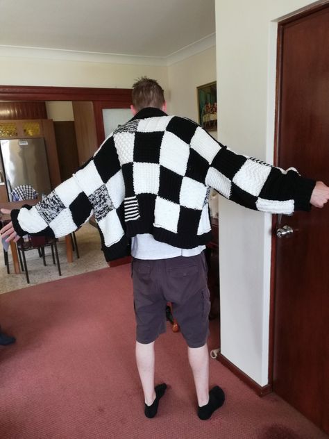 Harry Styles Cardigan, Cardigan Black And White, Knitted Patchwork, Crocheted Stuff, Harry Style, Crochet Men, Patchwork Cardigan, J W Anderson, Cardigan Black