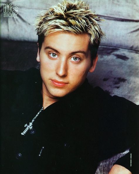 Lance Bass 90s, Early 2000s Hair, 2000s Hair, Harry Hook, Joey Fatone, People Screaming, Bleach Blonde Hair, 45th Birthday, Jordan Knight