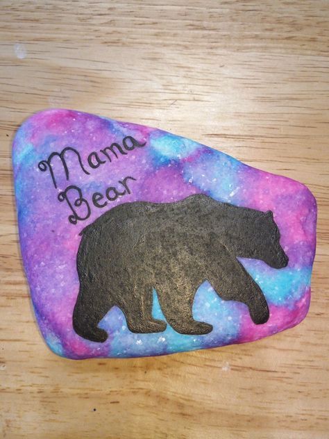 Bear Painted Rocks, Bear Rock Painting, Summer Club, Painting Rocks, Z Arts, Kindness Rocks, Rock Painting Designs, Painting Designs, Mama Bear