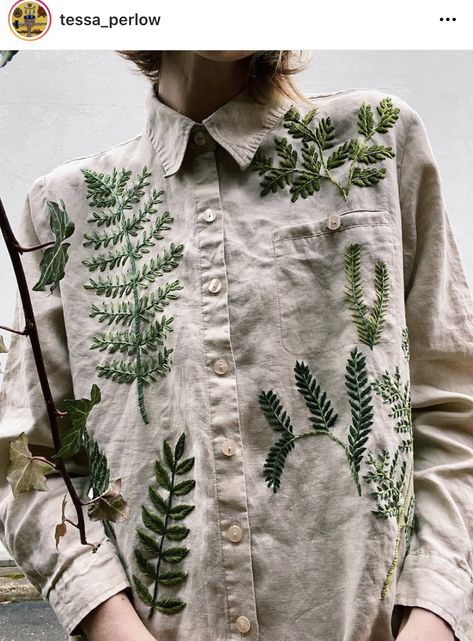 Tessa Perlow, Estilo Hippy, Pola Sulam, Embroidery On Clothes, 자수 디자인, Ropa Diy, Embroidered Clothes, Linen Blouse, Embroidery Inspiration