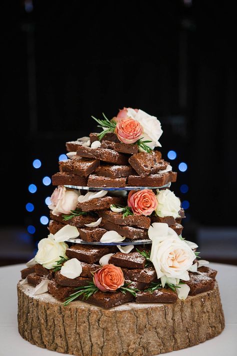 Tray Bake Wedding Cake, Wedding Tower Cake, Brownie Tier Cake, Brownie Table Wedding, Brownie Tower Wedding Cake, Brownie Wedding Display, Brownie Wedding Cake Tower, Brownie Cake Wedding, Wedding Cake Brownies