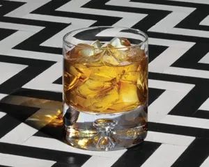 Drambuie Cocktails, Scottish Drinks, Whiskey Drinks Recipes, Cocktail Drinks Alcoholic, Bourbon Drinks, Rob Roy, Rusty Nail, Cocktail Mixers, Boozy Drinks