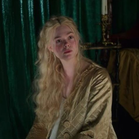 Catherine’s messy hair✊🏽❤️ #ElleFanning/@ElleFanning The Great Katherine, The Great Season 2, Doomed Siblings, The Great Catherine, Edit Face, Ellie Fanning, Jacaerys Velaryon, Jane Grey, Princess Book