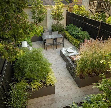 Narrow Backyard Ideas, Small Garden Landscape, Pavers Backyard, Small Courtyard Gardens, Courtyard Gardens Design, Hardscape Design, Back Garden Design, Garden Paving, Small Backyard Gardens