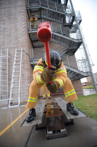 Scott Firefighter Combat Challenge Firefighter Combat Challenge, Firefighter Fitness, Firefighters Daughter, Fire Medic, Firefighter Workout, Firefighter Training, Firefighter Gear, Firefighter Paramedic, Firefighter Pictures