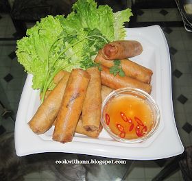 Cha Gio Recipe, Vietnamese Fried Spring Rolls, Vietnamese Egg Rolls, Farm Cooking, Healthy Thai Recipes, Vietnamese Dishes, Fried Spring Rolls, Mai Thai, Egg Roll Recipes