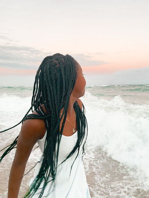 Black Preppy Girl, Pfp Preppy, Preppy Pfps, Preppy Girl Style, Preppy Pfp, Black Preppy, Cute Beach Pictures, Typical Girl, Summer School Outfits