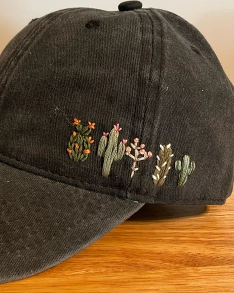 Embroidery On Beanie, Embroidered Hats Ideas, Succulent Embroidery, Embroidery Gift Ideas, Plant Embroidery, Embroidery Hat, Embroidery Gifts, Hat Embroidery, Embroidered Hats