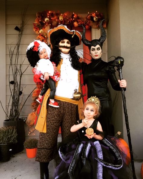 Family Halloween Disney Villains Costume, Ursula baby costume, Cruelle Deville Baby Costume, Captain Hook Costume, Maleficent Costume, Maleficent Makeup, Disney Villains Cosplay Disney Villains Cosplay, Disney Villains Costume, Villans Costumes, Disney Villians Costume, Halloween Disney Villains, Villains Cosplay, Villains Costumes, Disney Family Costumes, Hook Costume