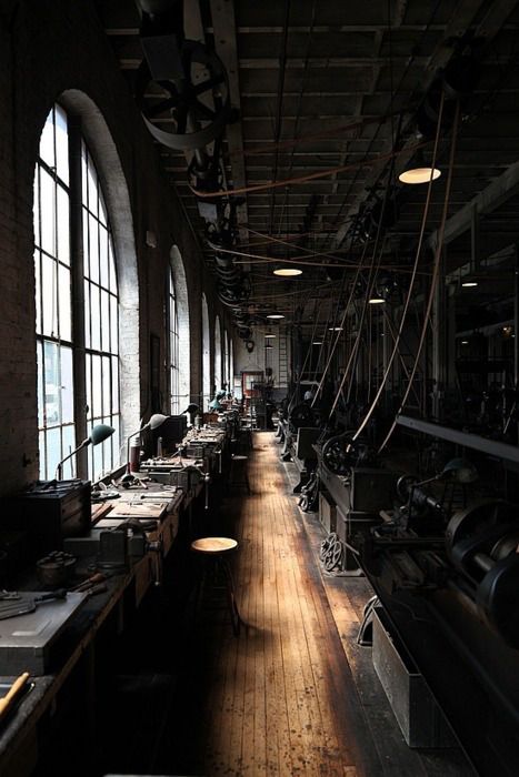 Metalworking Projects, Abandoned Factory, New York Loft, Old Factory, Machine Shop, Industrial Revolution, Abandoned Buildings, Old Buildings, Studio Space