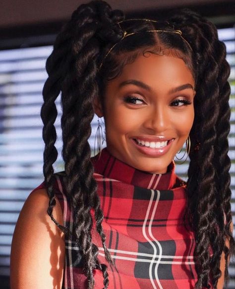 Grownish Hairstyles, Zoey Johnson Hairstyles, Zoey Johnson, Academic Life, Yara Shahidi, Round Of Applause, Celebrities Fashion, Cute Box Braids Hairstyles, Twist Braid Hairstyles