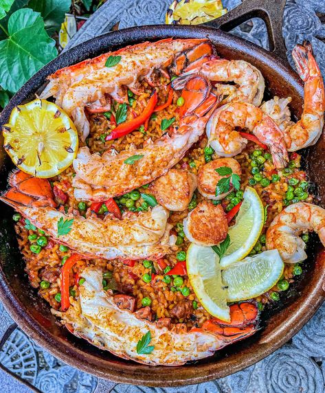 How to Make Lobster Paella - Seafood Paella Recipe Lobster Paella Recipe, Lobster Paella, Paella Seafood, Paella Recipes, How To Make Lobster, Spanish Paella Recipe, Seafood Paella Recipe, Spanish Cooking, Paella Recipe Seafood