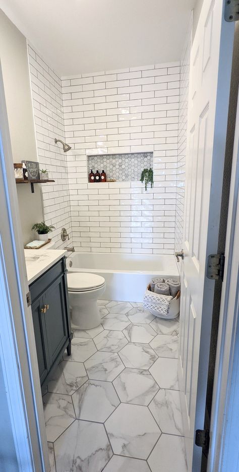 Small Bathroom Design Tub, Big Tile In Small Bathroom, Shower Remodel Bathtub, Small Bath Design Ideas, Small Modern Bathroom Ideas With Tub, Beehive Tile Bathroom, Small Bathroom Remodel With Tub Tile, Small White Bathroom Ideas Modern, Small Condo Bathroom Remodel