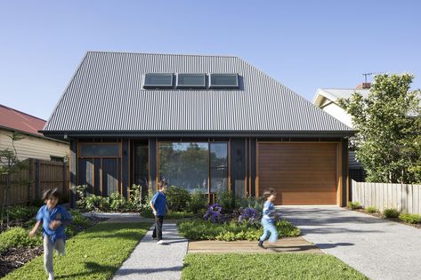 Modern home gets a high-end look with low-cost materials - Curbed Texture Photoshop, Roof Architecture, Grey Exterior, Australian Architecture, Corrugated Metal, Pitched Roof, Roof Design, Metal Roof, Cheap Home Decor