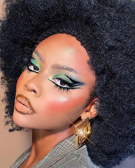 Black 70s Makeup, 80s Makeup Black Women, 70s Makeup Black Women, 70s Disco Makeup, Sixties Makeup, Italian Disco, Makeup 80s, Disco Photoshoot, Retro Makeup Looks